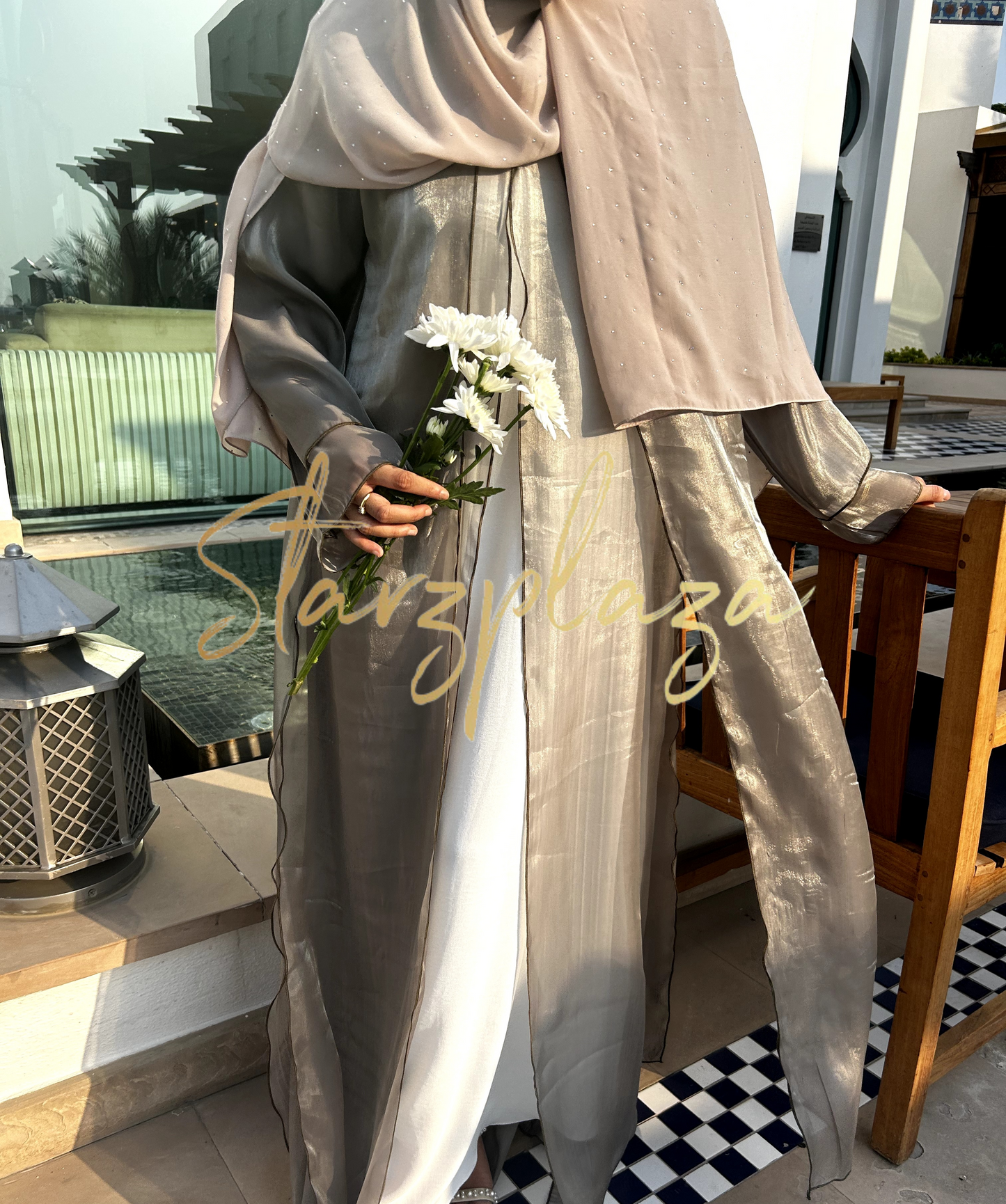 Aura Abaya